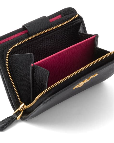 prada saffiano wallet แท ราคา|Prada Livermore.